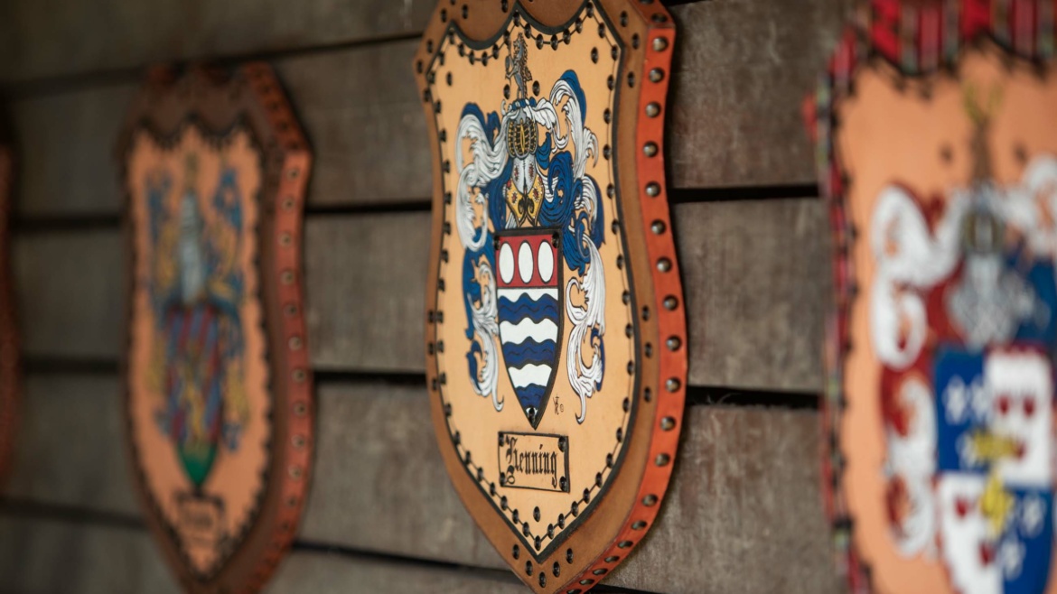 Steps when ordering your custom family crest
